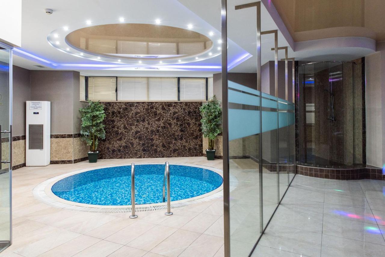 Avan Plaza Hotel Erévan Extérieur photo