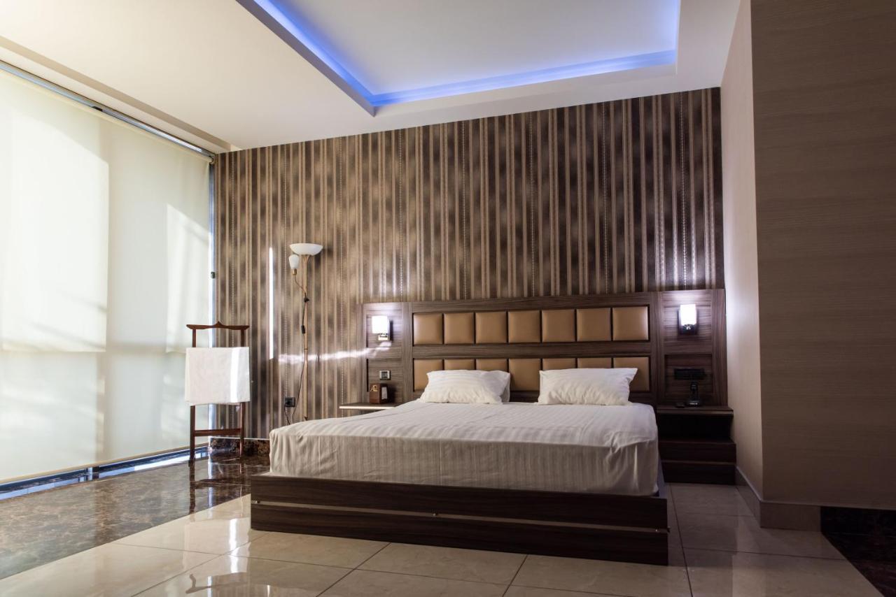 Avan Plaza Hotel Erévan Extérieur photo