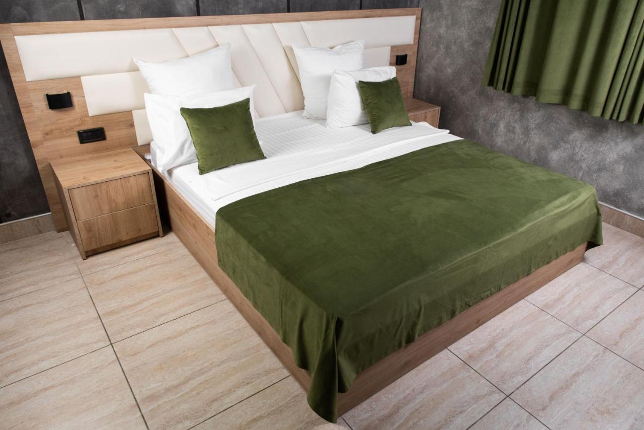 Avan Plaza Hotel Erévan Extérieur photo