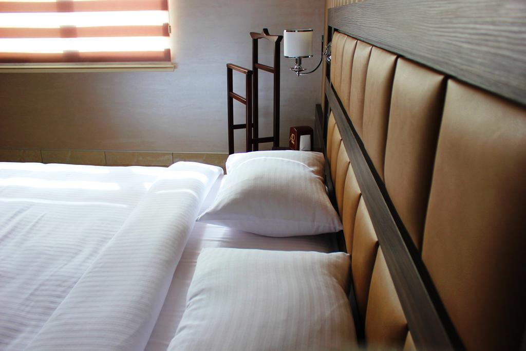 Avan Plaza Hotel Erévan Extérieur photo