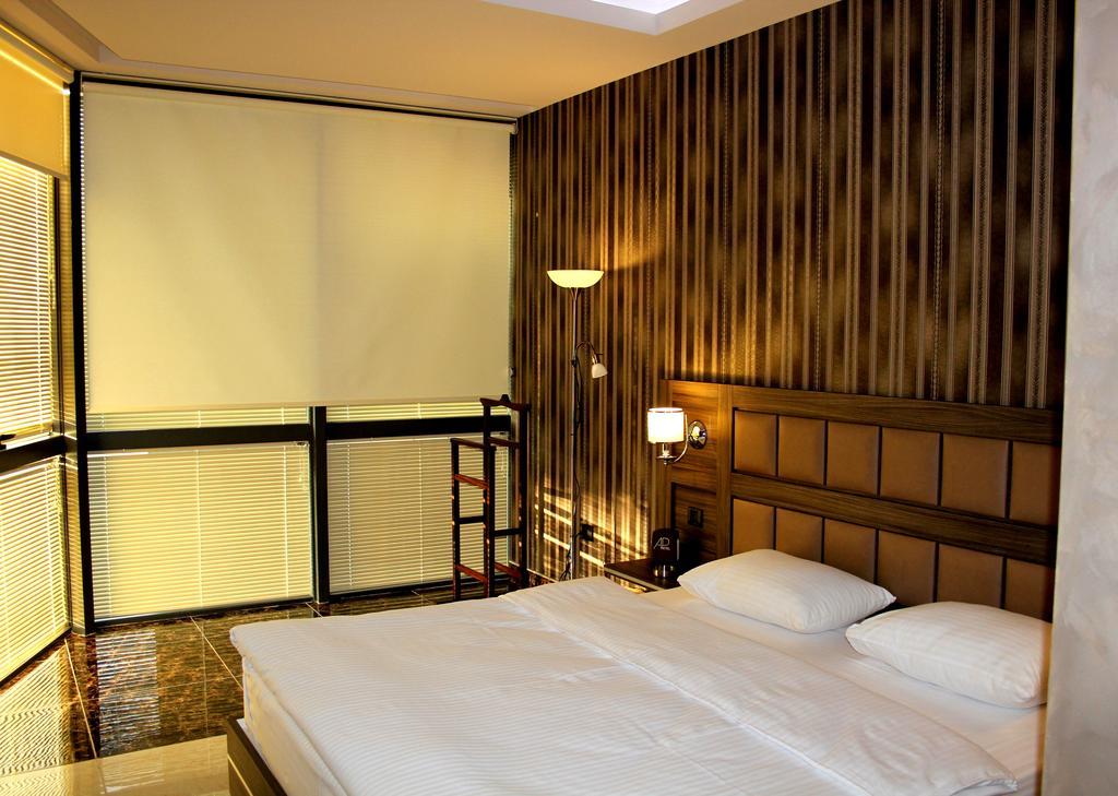 Avan Plaza Hotel Erévan Extérieur photo